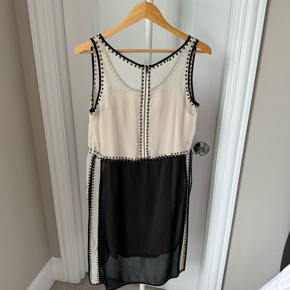 IVY + BLU CHIFFON BLACK & NUDE STUDDED DRESS - Picture 4 of 8